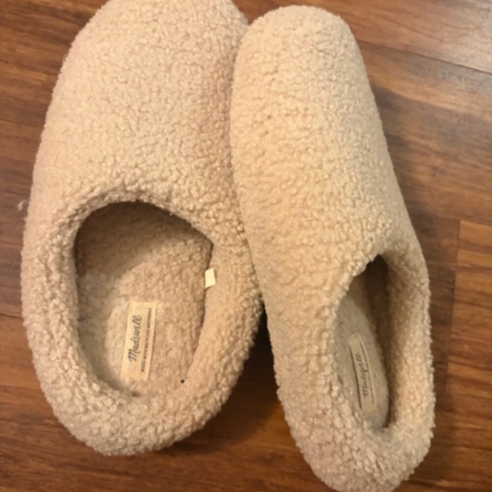 SOLD OUT ONLINE Madewell Sherpa Scuff Slippers